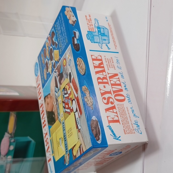 Carlton Cards Easy Bake Oven Ornament - Picture 10 of 11